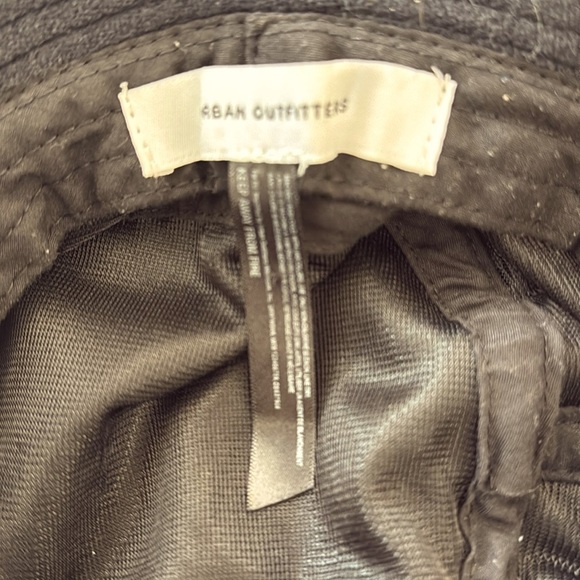 Urban Outfitters Classic Black Hat - Picture 3 of 5